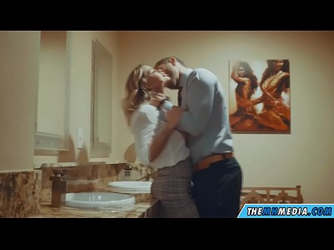 ❤️ כשבלונדינית חזה מפתה אותך בשירותים ציבוריים ❤❌ פורנו ב-iw.milf300com.ru ❤